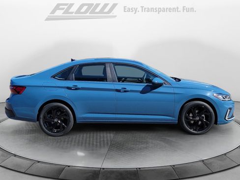 New 2026 Volkswagen Jetta SE image 8