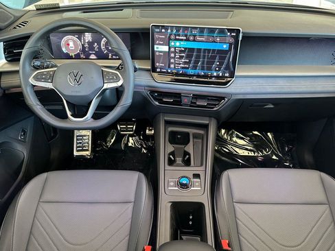 New 2026 Volkswagen Tiguan SE R-Line image 12