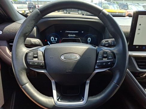 Certified 2025 Ford Explorer Platinum w/ LUX Leather Package AWD/4WD image 26
