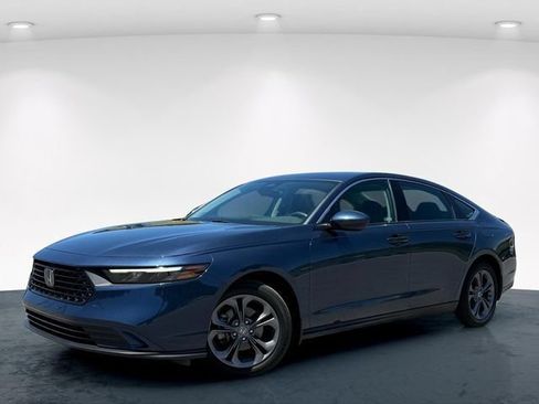 Used 2023 Honda Accord EX image 2