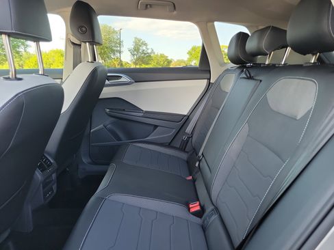 New 2026 Volkswagen Taos SE FWD image 14