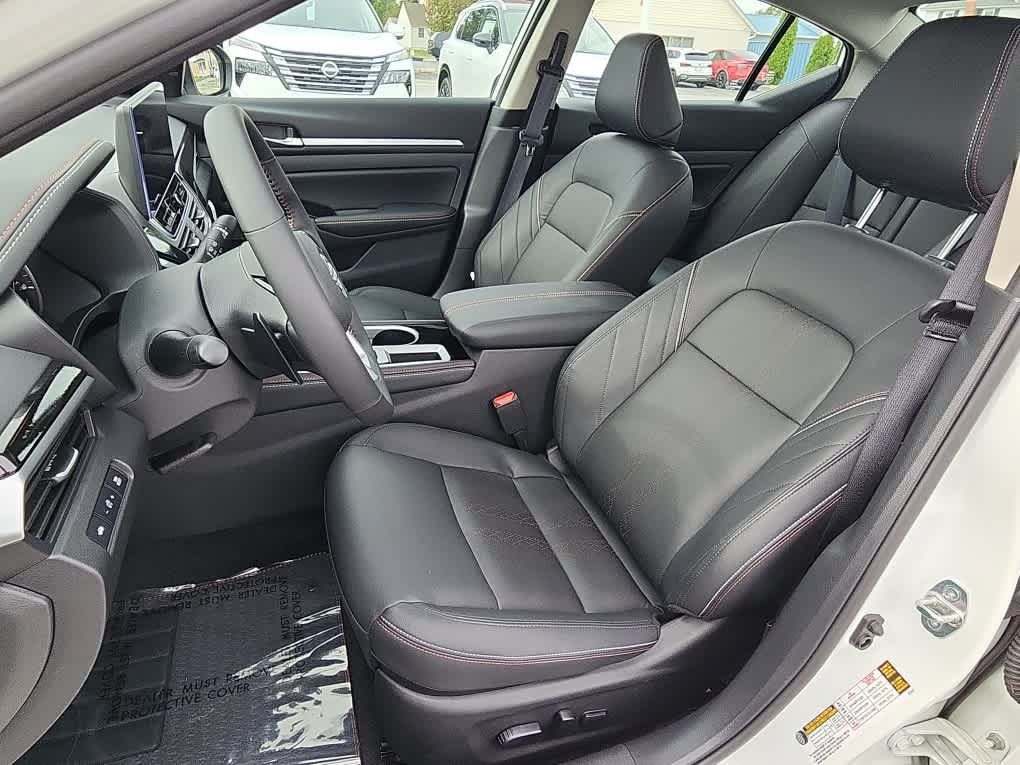 Used 2025 Nissan Altima 2.5 SR w/ SR Premium Package FWD image 10