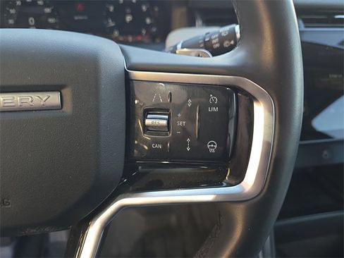 Used 2024 Land Rover Discovery Sport S image 18