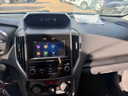 Used 2018 Subaru Crosstrek 2.0i Premium w/ Eyesight System image 21