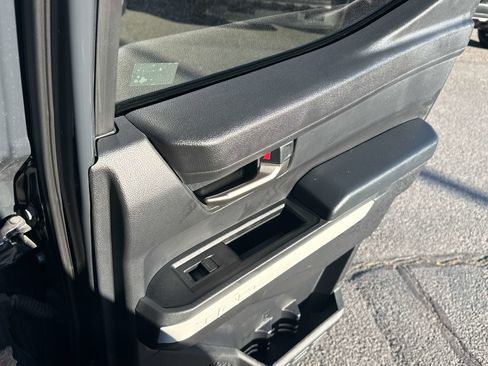 Used 2024 Toyota Tacoma TRD Off-Road w/ TRD Off Road Upgrade Package image 18