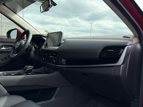 Used 2023 Nissan Rogue SL w/ SL Premium Package image 24