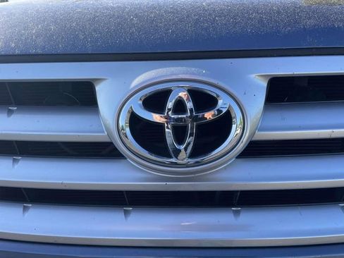 Used 2012 Toyota Highlander SE w/ Tow Pkg image 3