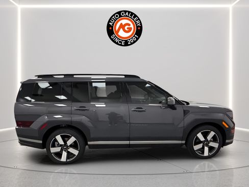 Used 2025 Hyundai Santa Fe Limited FWD image 2