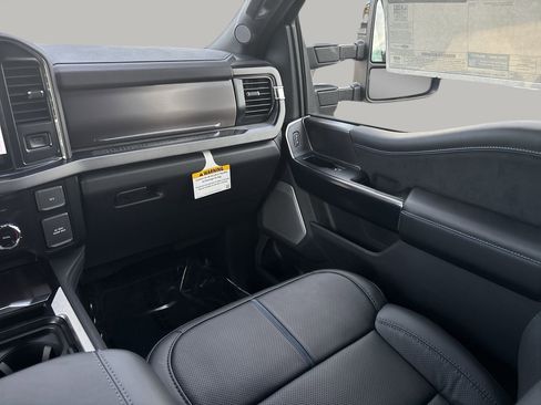 New 2026 Ford F250 Platinum w/ FX4 Off-Road Package image 15