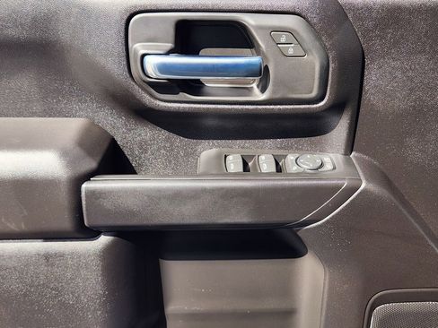 Used 2025 Chevrolet Silverado 2500 Custom w/ Custom Value Package image 25