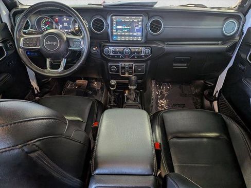Used 2022 Jeep Wrangler Unlimited Sahara w/ Cold Weather Group AWD/4WD image 18
