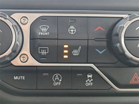 Used 2023 Jeep Wrangler Unlimited Rubicon w/ Steel Bumper Group image 26