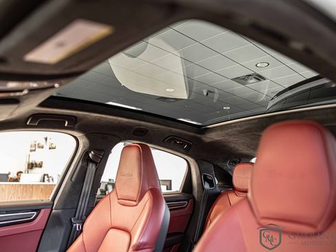 Used 2023 Porsche Cayenne Turbo image 20