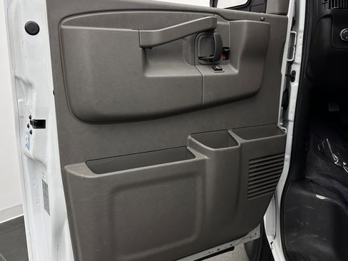 Used 2022 Chevrolet Express 2500 w/ Driver Convenience Package RWD image 11