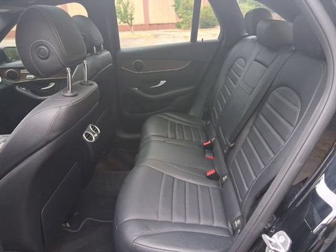 Used 2020 Mercedes-Benz GLC 300 4MATIC w/ AMG Line image 26