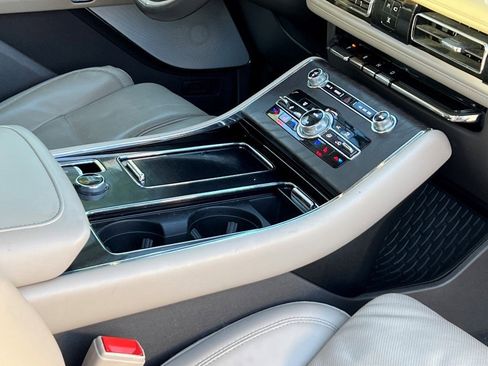 Used 2021 Lincoln Aviator Reserve w/ Equipment Group 202A image 12