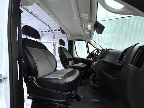 Used 2025 RAM ProMaster 2500 w/ Convenience Group FWD image 15