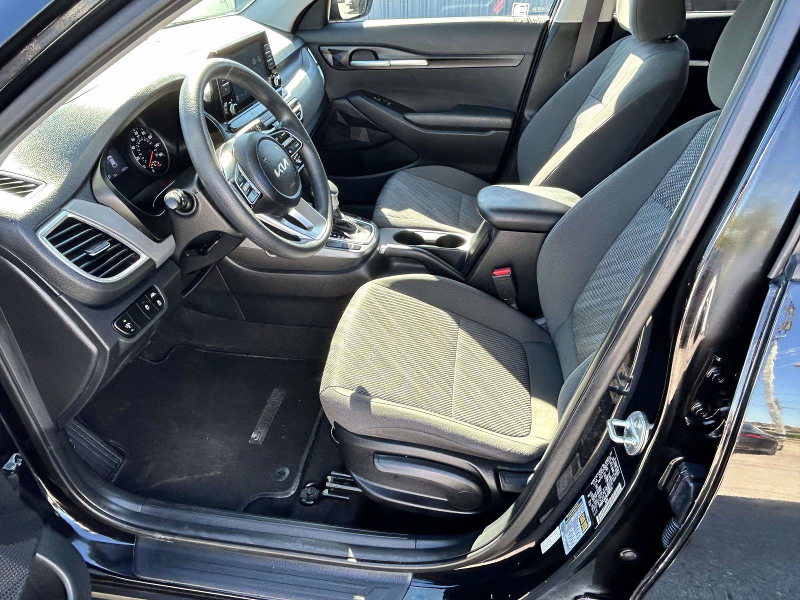 Used 2022 Kia Seltos LX AWD/4WD image 11