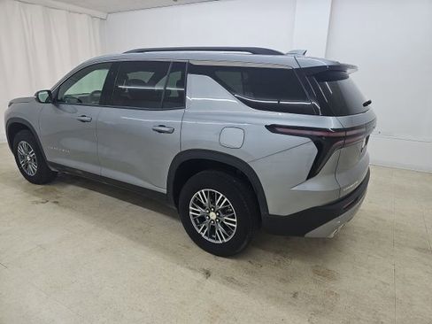 Used 2025 Chevrolet Traverse LT image 20