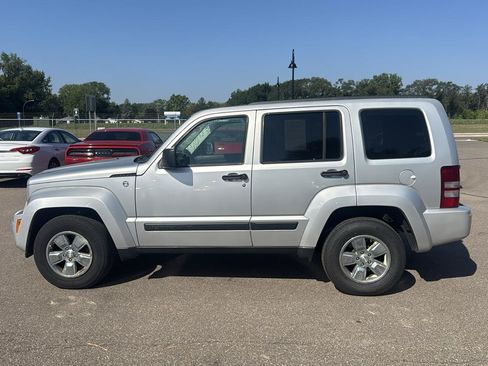 Used 2012 Jeep Liberty Sport AWD/4WD image 8