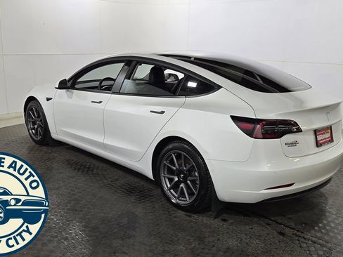 Used 2021 Tesla Model 3 Standard Range Plus RWD image 5