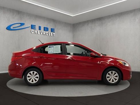 Used 2016 Hyundai Accent SE w/ Option Group 02 FWD image 13