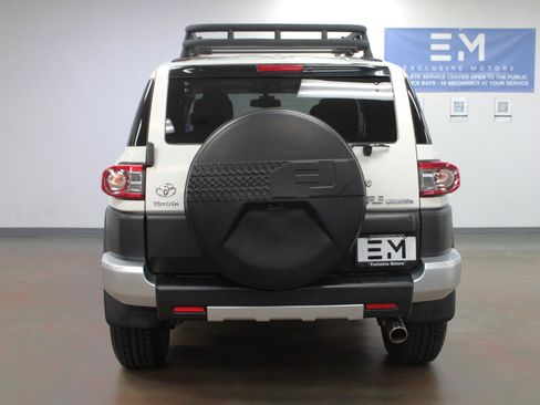 Used 2014 Toyota FJ Cruiser 4WD image 6