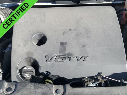 Used 2023 Chevrolet Traverse LT w/ LPO, Floor Liner Package image 28