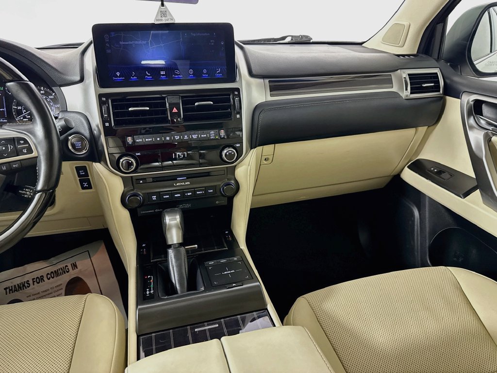 Used 2023 Lexus GX 460 Premium w/ Accessory Package AWD/4WD image 29