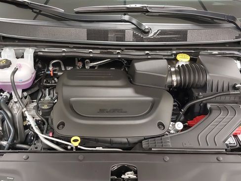 New 2026 Chrysler Pacifica Select image 30