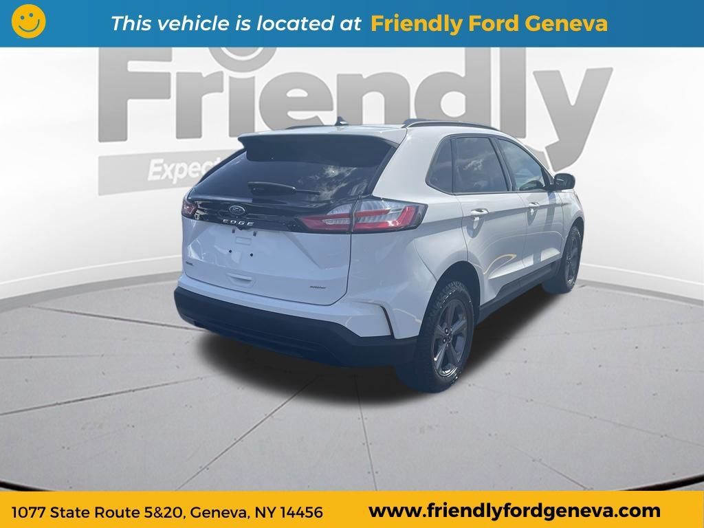 Used 2023 Ford Edge SEL w/ Sport Appearance Package AWD/4WD image 5