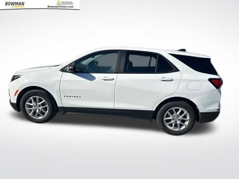 Used 2024 Chevrolet Equinox LS w/ LS Convenience Package image 2