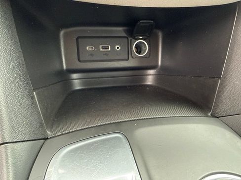 Used 2020 Chevrolet Equinox LS w/ LPO, Floor Liner Package FWD image 8