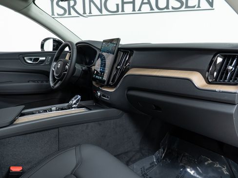 New 2026 Volvo XC60 B5 Core w/ Climate Package image 21