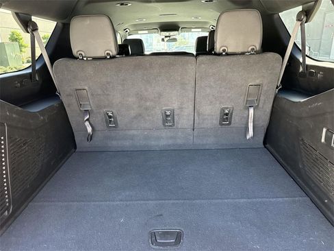 Used 2024 Chevrolet Suburban LT image 24