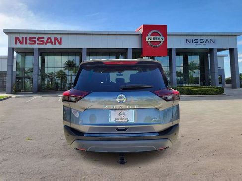 Certified 2021 Nissan Rogue SV w/ Premium Package image 6