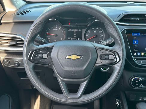 Used 2023 Chevrolet TrailBlazer LT w/ Convenience Package image 12
