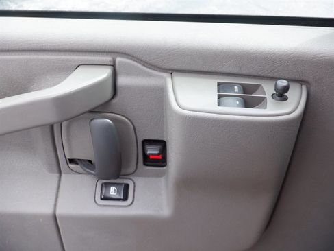 Used 2023 Chevrolet Express 2500 w/ Driver Convenience Package image 20