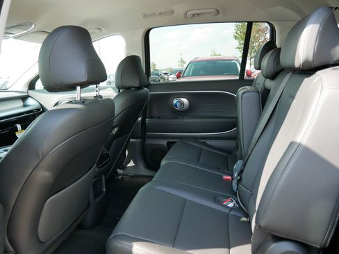 New 2026 Hyundai Ioniq 9 SEL image 8