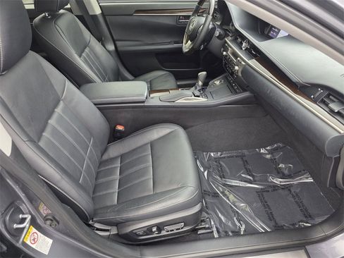 Used 2018 Lexus ES 350 w/ Luxury Package w/Wood Trim image 27