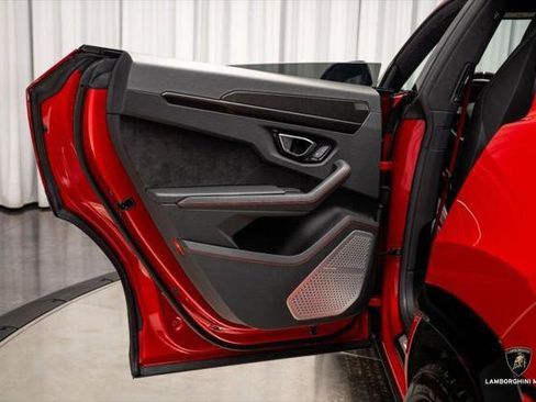 Used 2023 Lamborghini Urus S AWD/4WD image 48