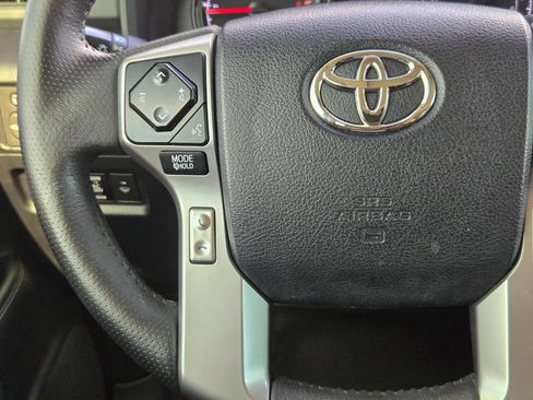 Used 2022 Toyota 4Runner SR5 Premium w/ Moonroof Package RWD image 21