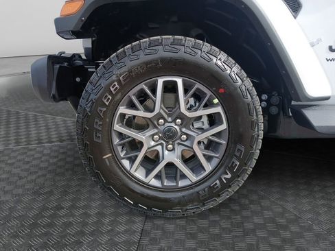 New 2026 Jeep Wrangler Unlimited Sahara AWD/4WD image 23