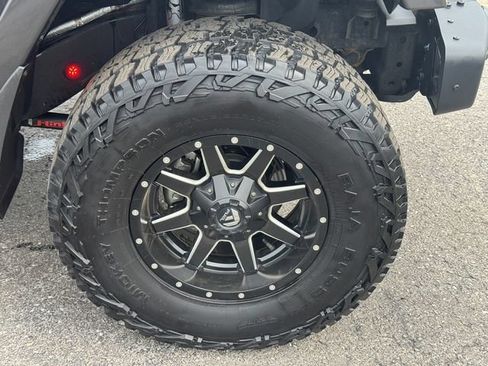 Used 2018 Jeep Wrangler Unlimited Rubicon AWD/4WD image 9