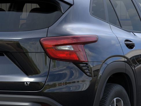 New 2026 Chevrolet Trax LT w/ Driver Confidence Package FWD image 11