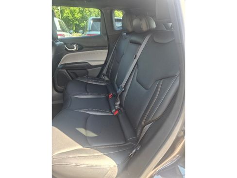 Used 2023 Jeep Compass Limited AWD/4WD image 7