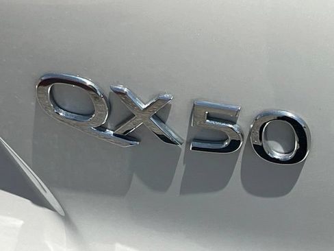 Certified 2022 INFINITI QX50 Luxe w/ Appearance Package FWD image 32