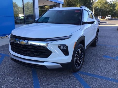 New 2026 Chevrolet TrailBlazer LT w/ Convenience Package image 2