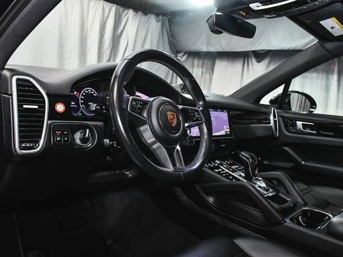 Used 2020 Porsche Cayenne E-Hybrid image 23