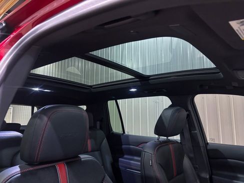 Used 2024 Chevrolet Traverse RS w/ LPO, Floor Liner Package image 33